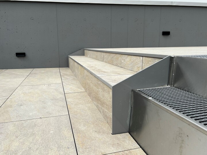 Les Plots Pedestal Prime® complètent un magnifique toit-terrasse en Suisse